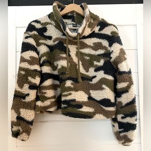 Wild fable cropped camo Sherpa